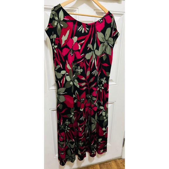NWT Chicos Travelers Graphic Blossoms V Neck Midi Dress Botanic Berry Size 3 /XL - Picture 2 of 9